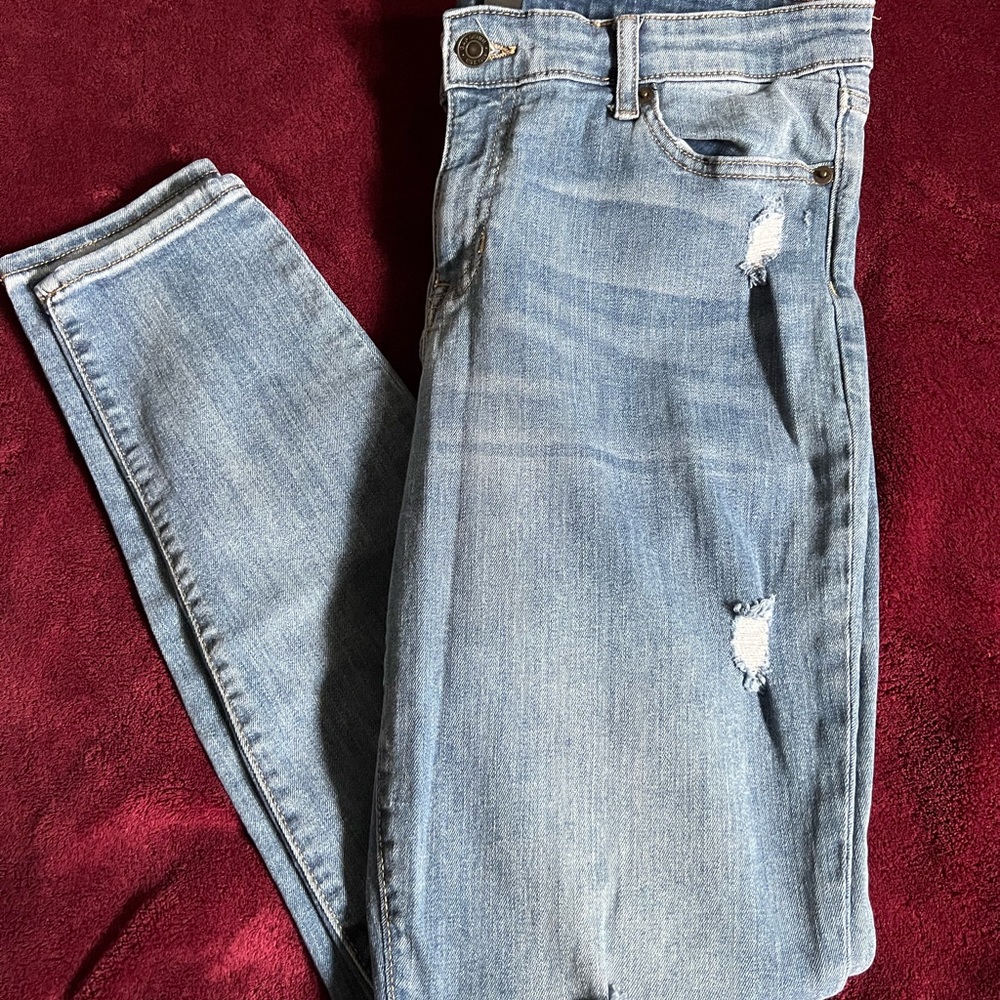 Size 10/30R | Gap distressed legging skinny jeans